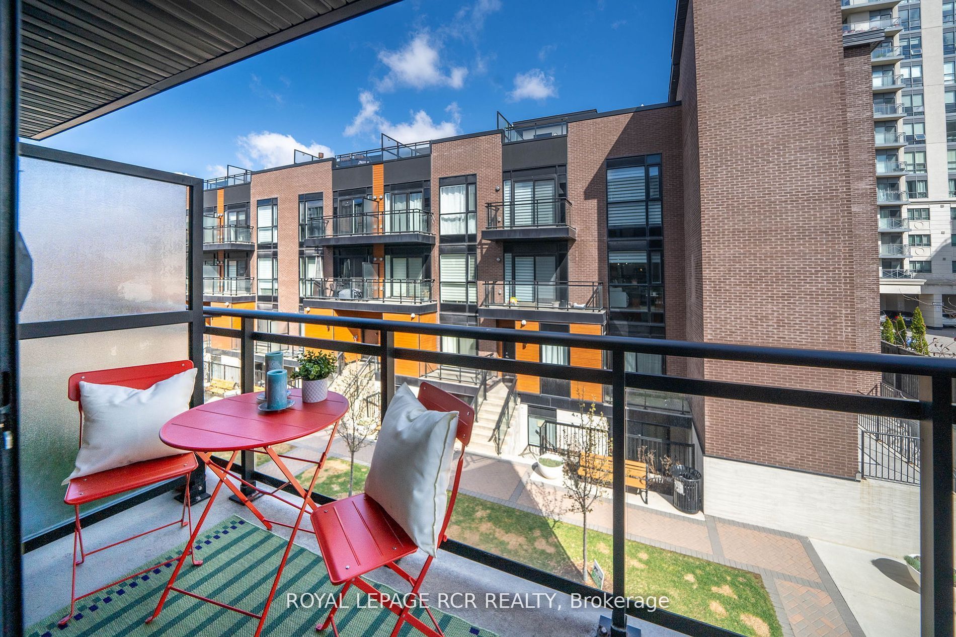 18 Coles Ave, #603