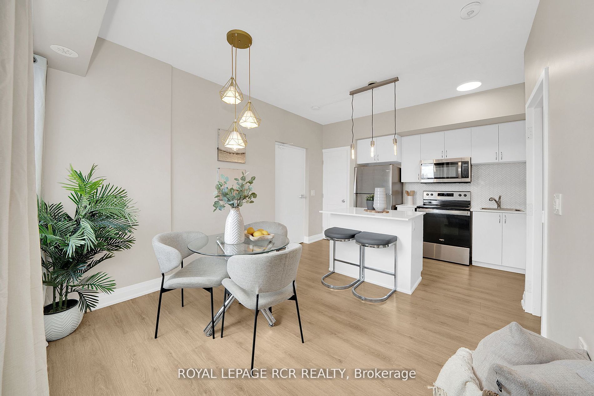 18 Coles Ave, #603