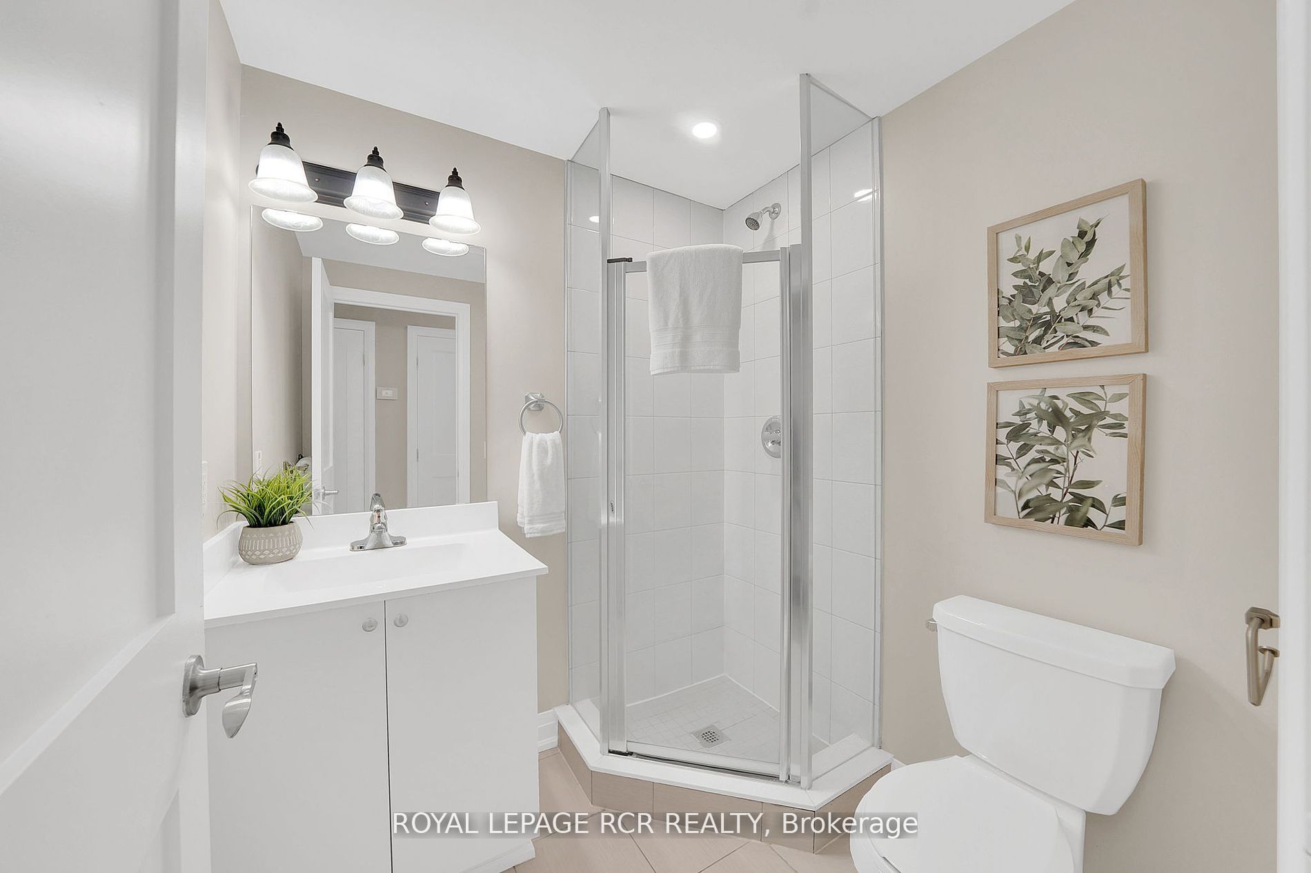 18 Coles Ave, #603