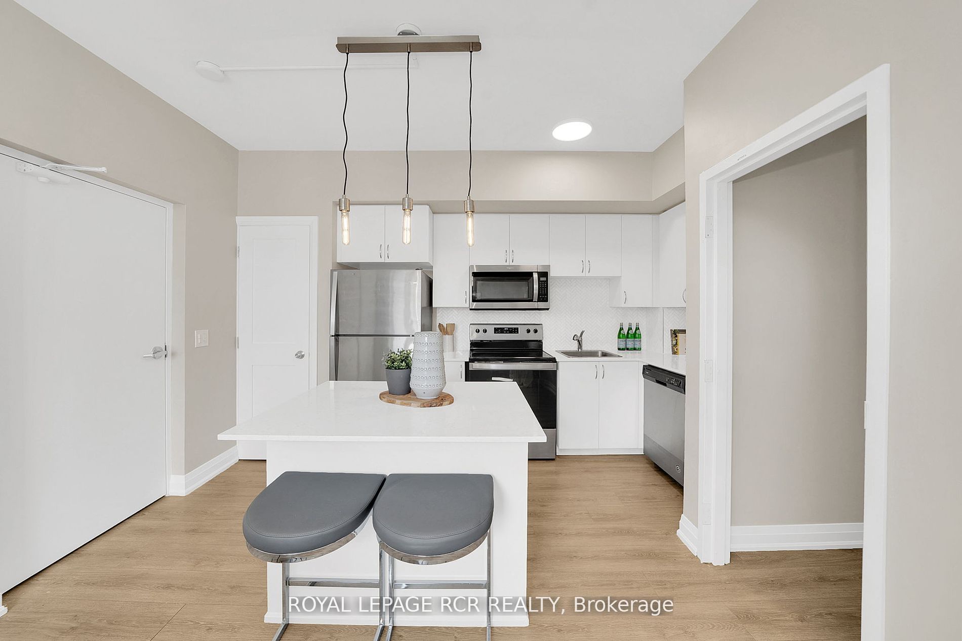18 Coles Ave, #603