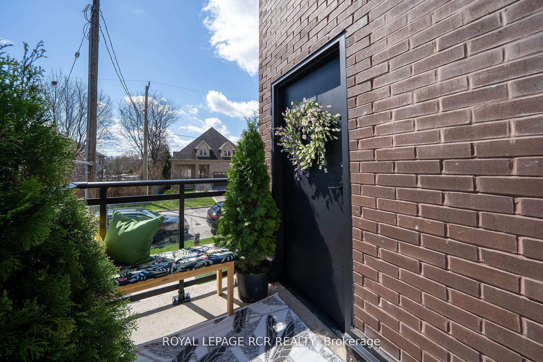 18 Coles Ave, #603
