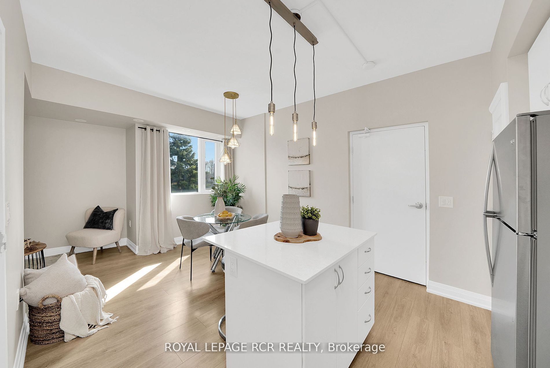 18 Coles Ave, #603