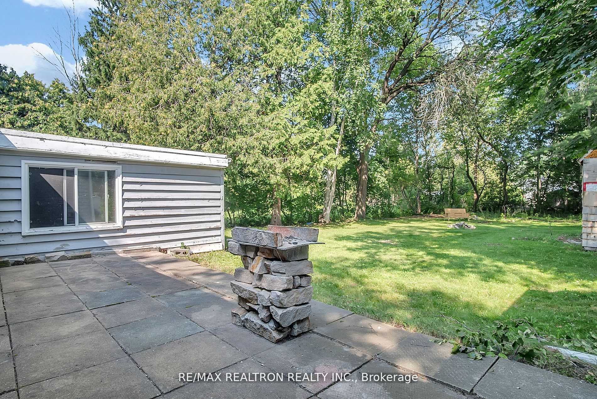 2083 St John's Rd