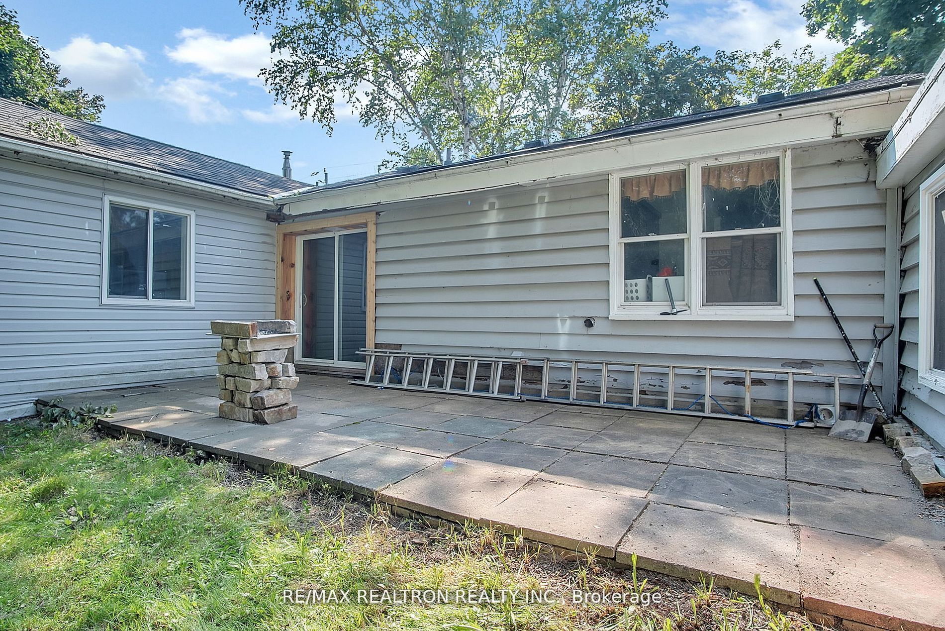 2083 St John's Rd