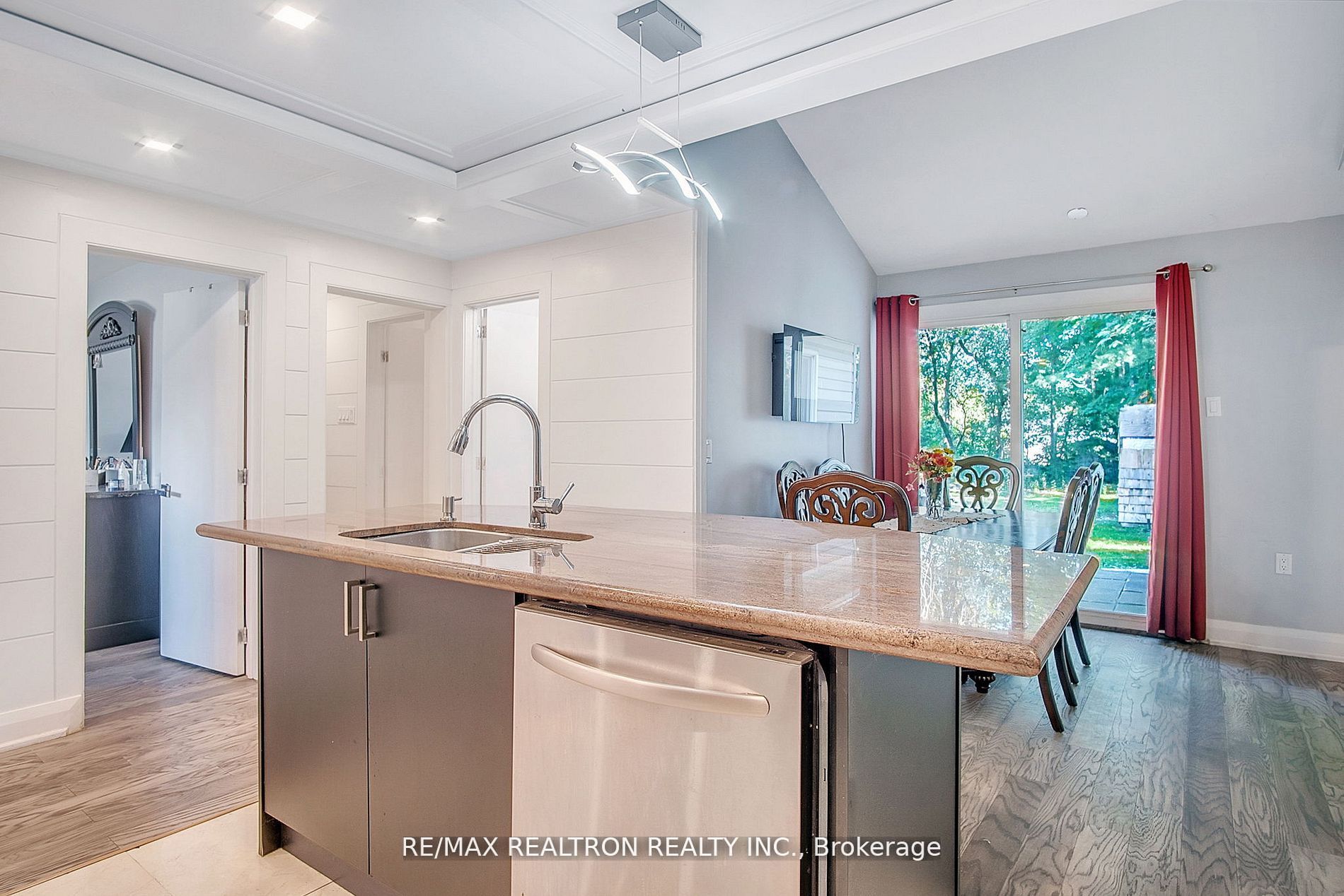 2083 St John's Rd