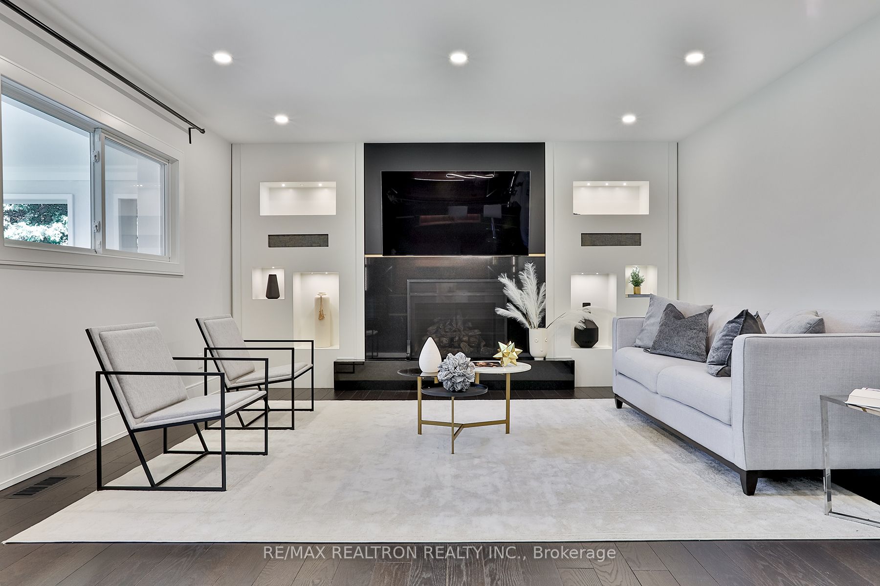 80 Sprucewood Dr