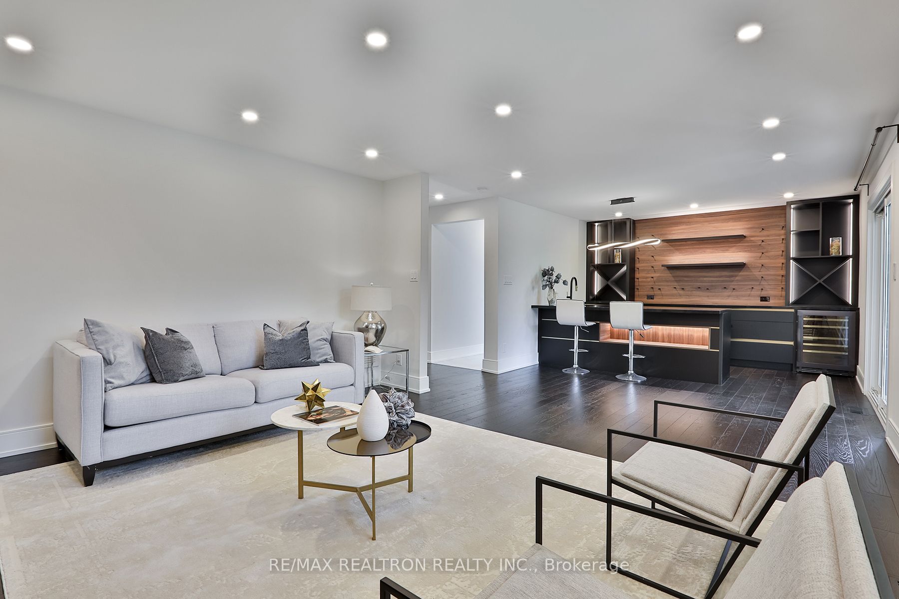 80 Sprucewood Dr