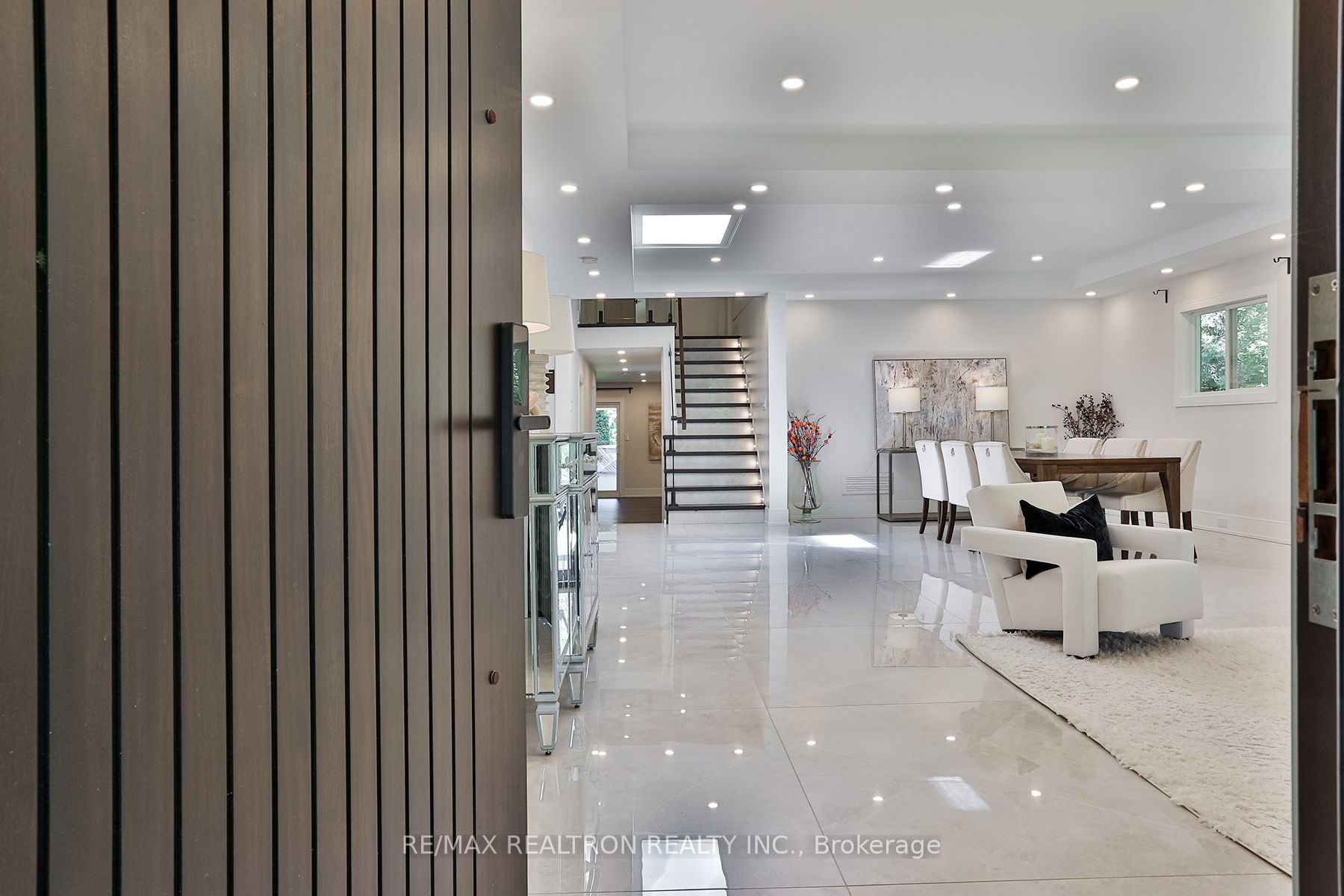 80 Sprucewood Dr