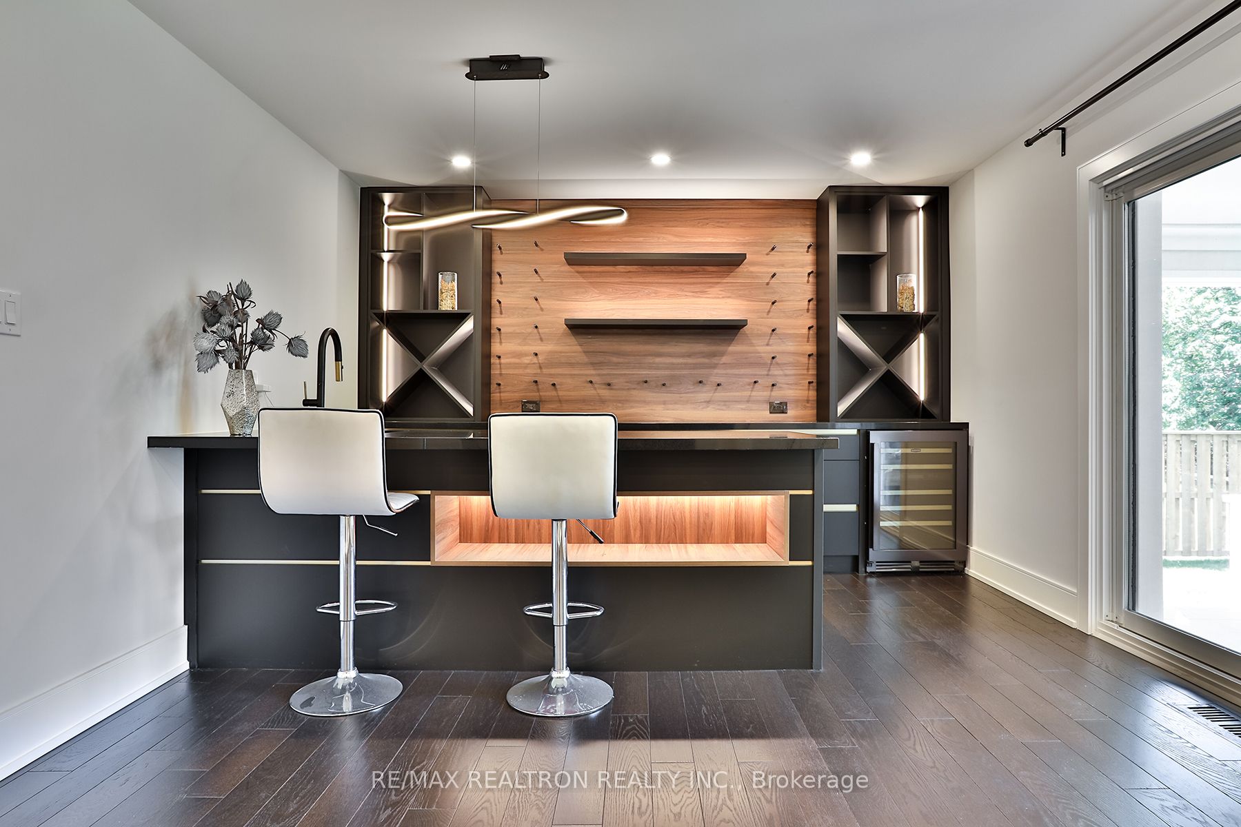 80 Sprucewood Dr