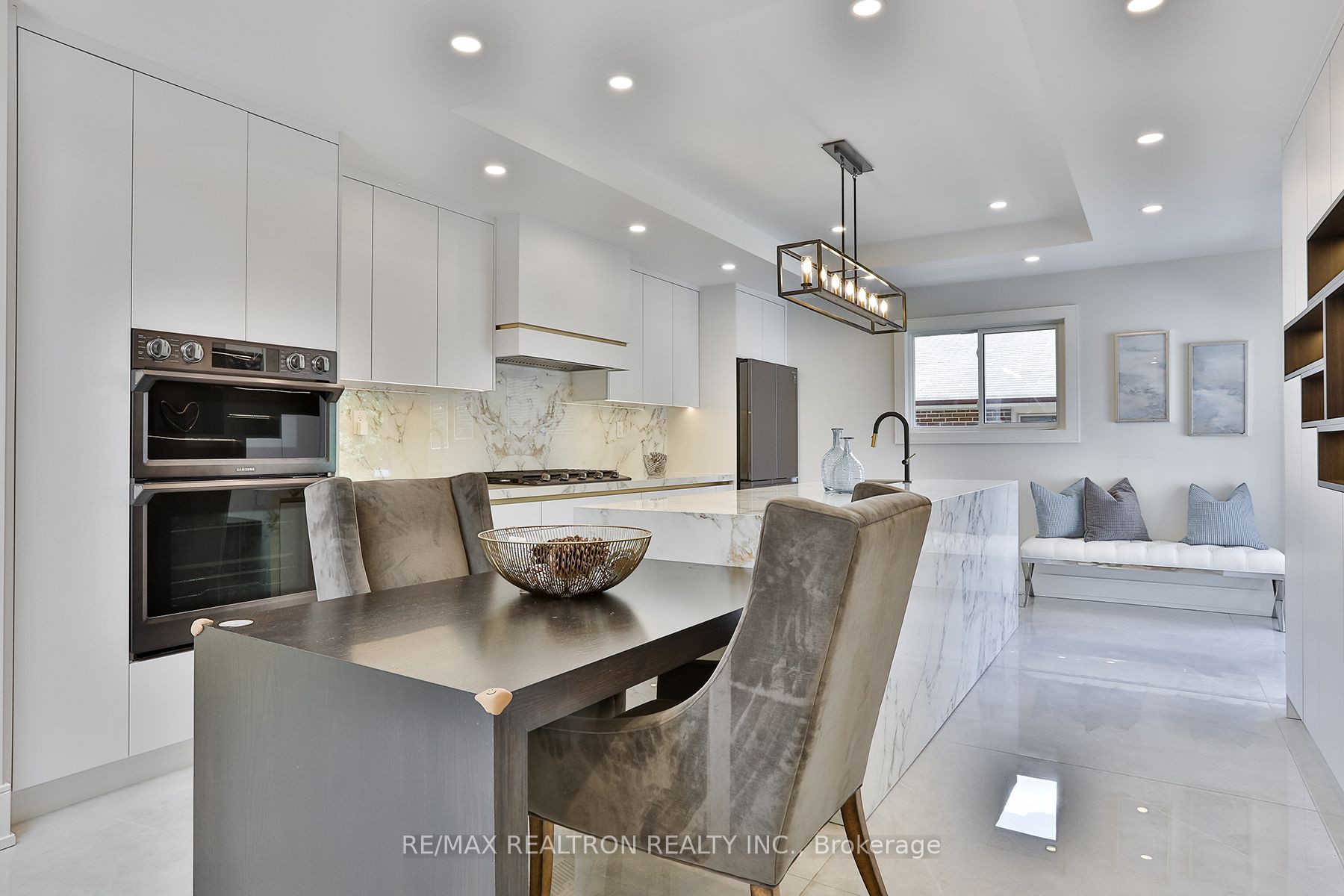 80 Sprucewood Dr