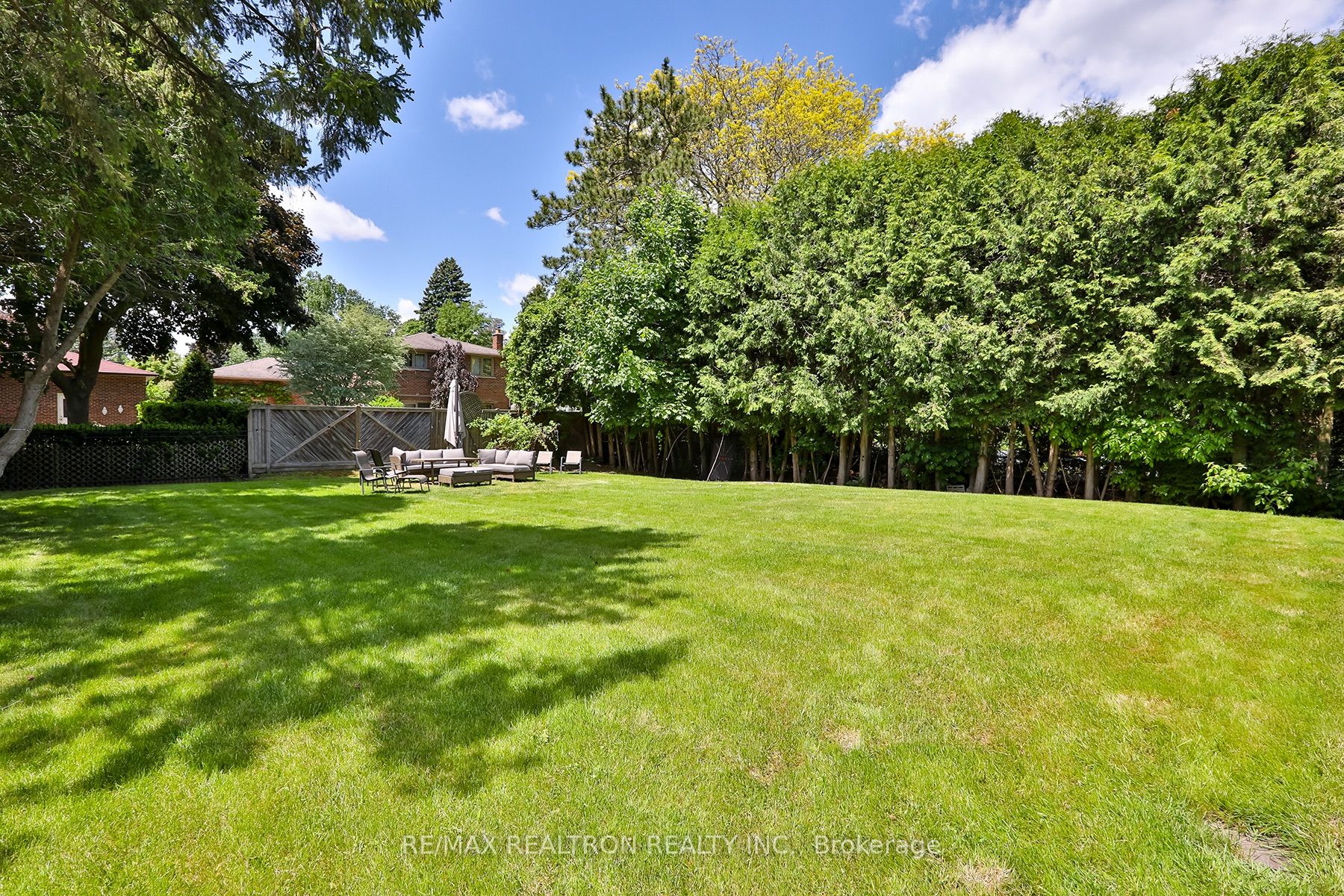 80 Sprucewood Dr