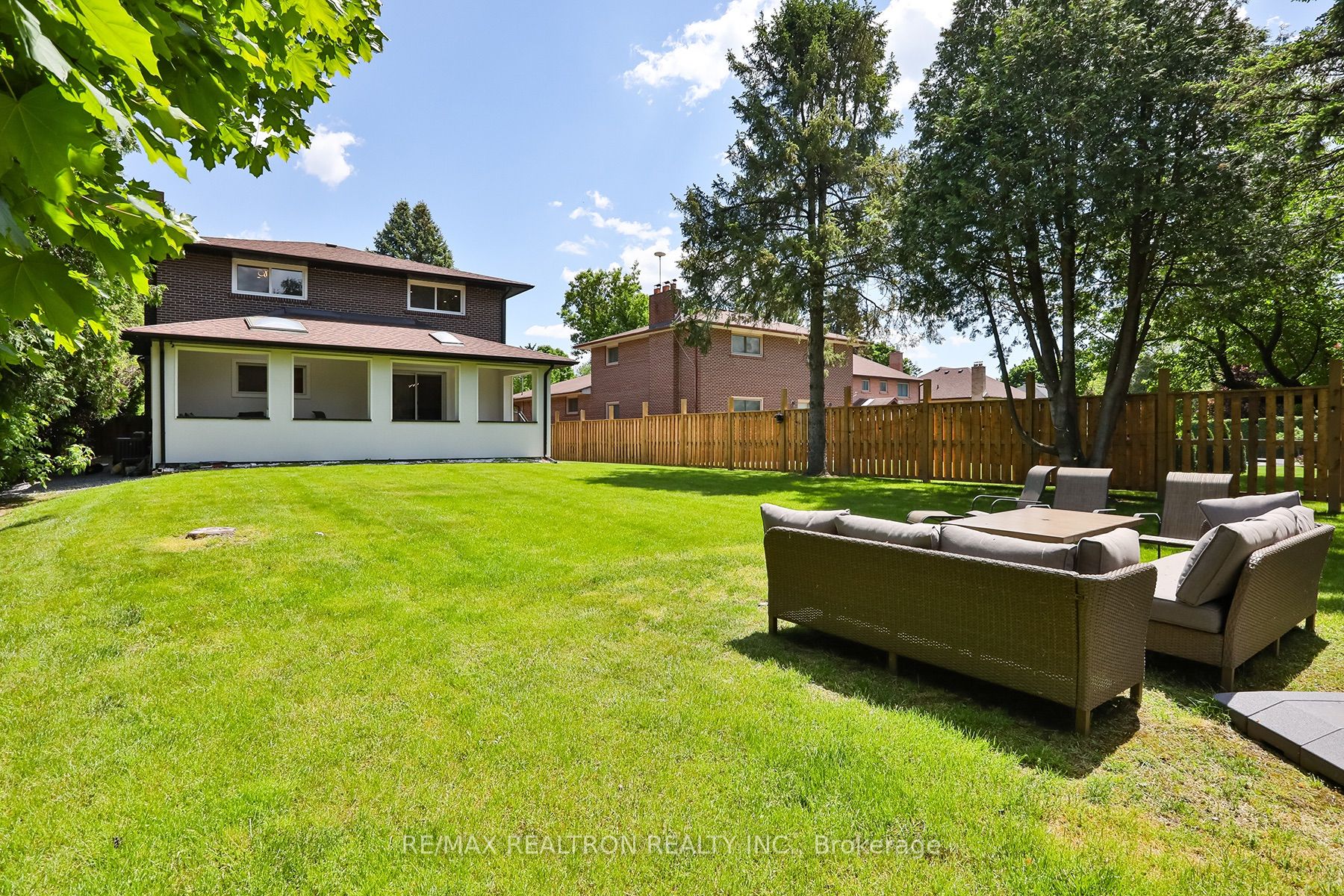 80 Sprucewood Dr