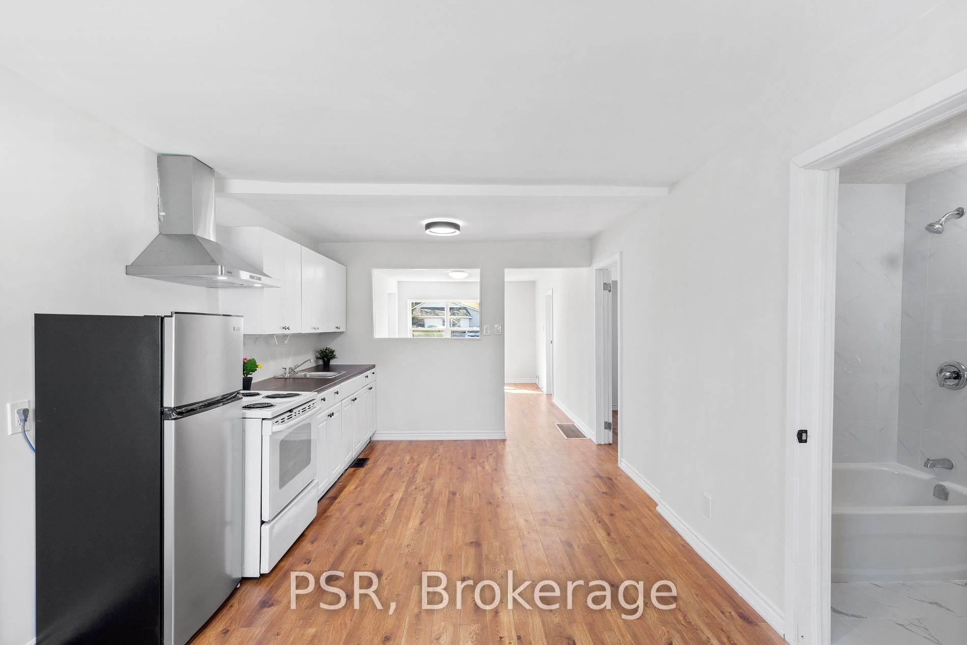 208 Bayview Ave