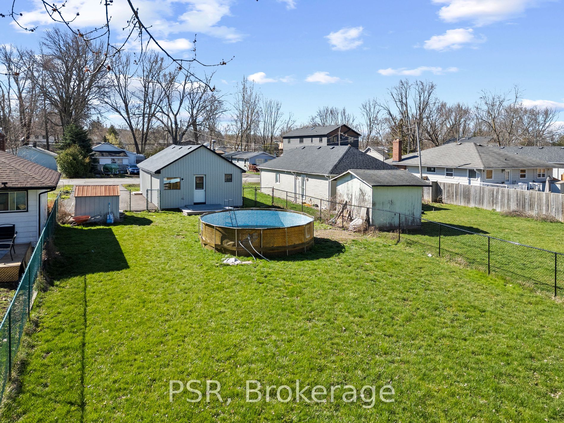 208 Bayview Ave