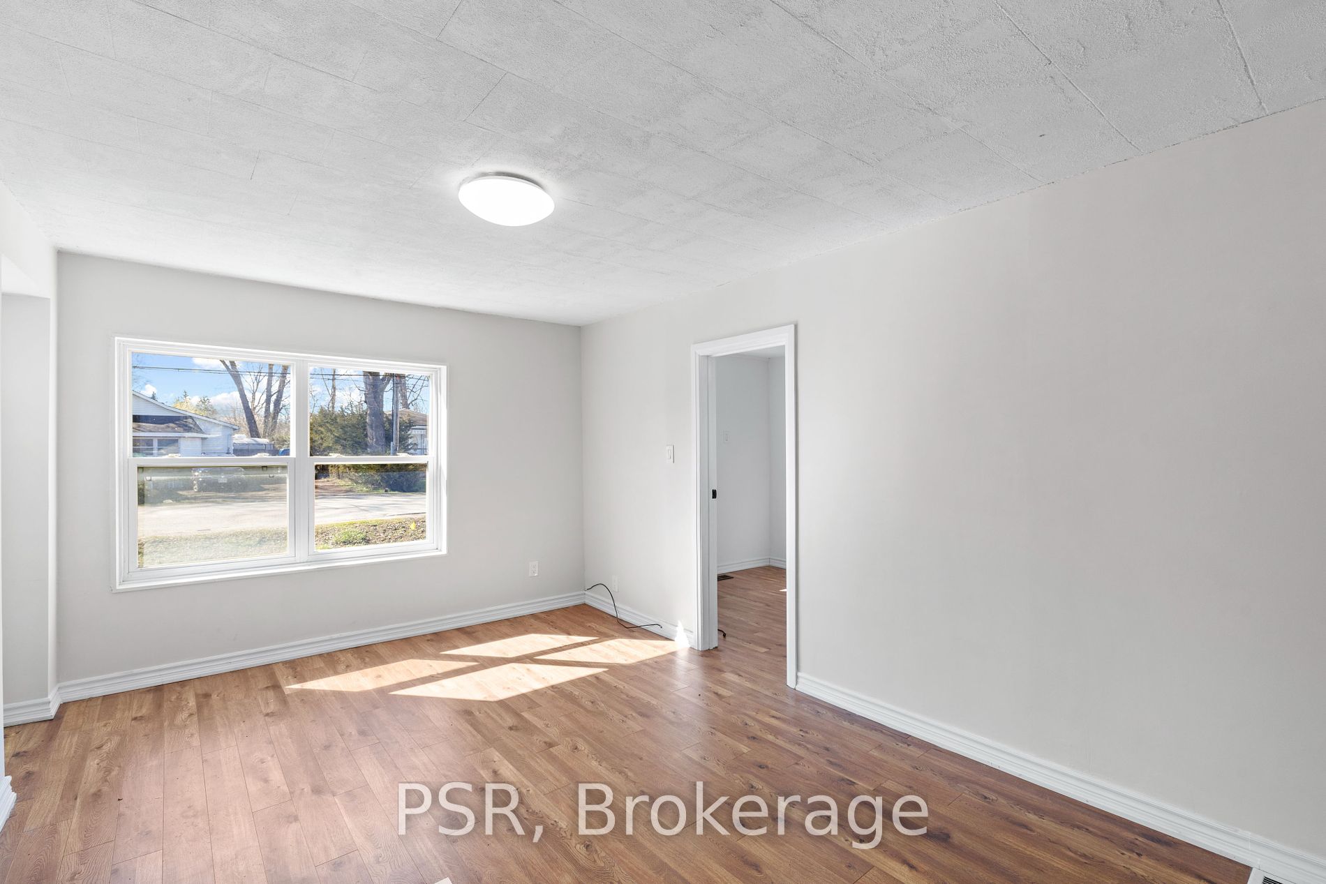 208 Bayview Ave