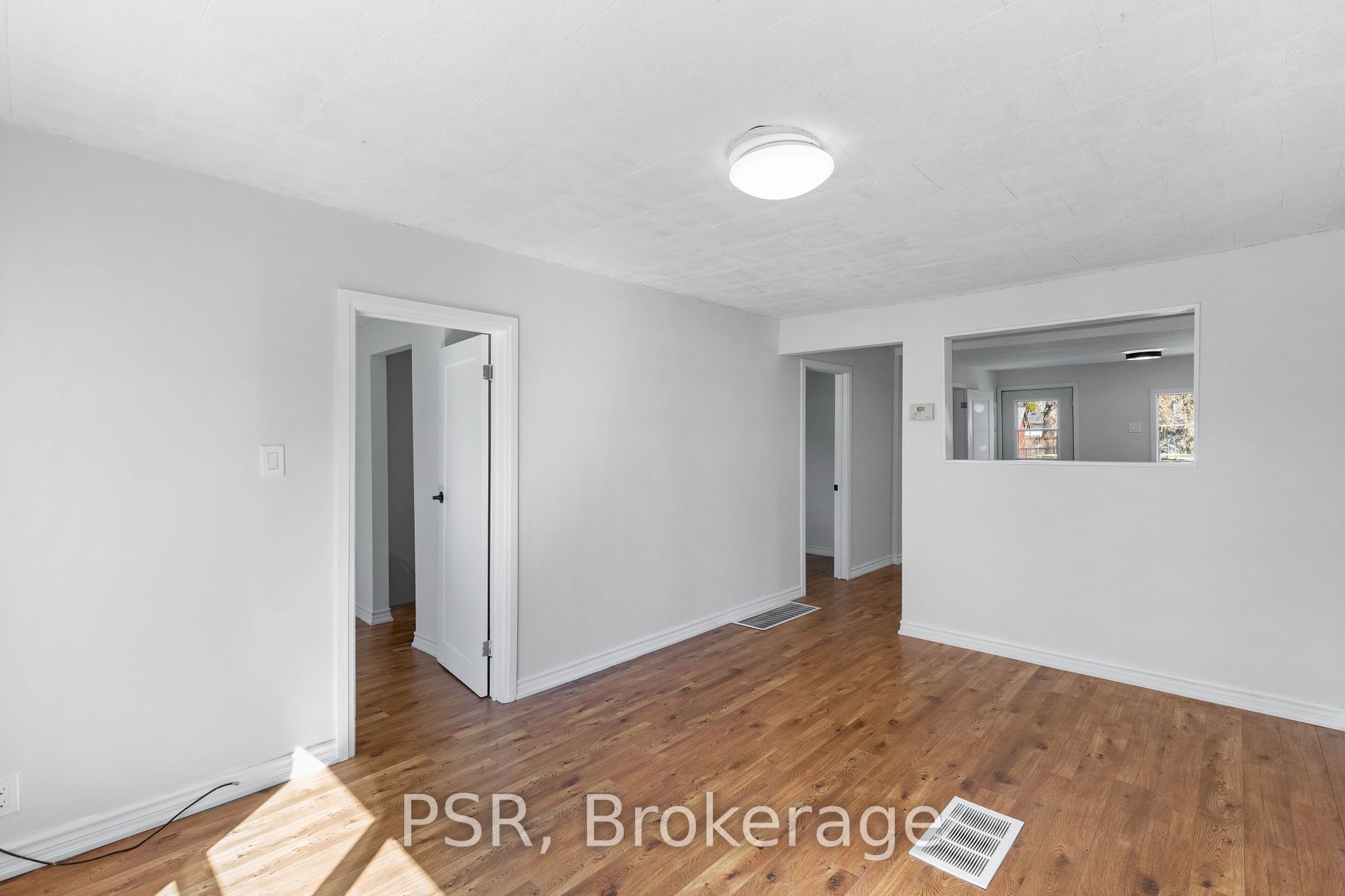 208 Bayview Ave
