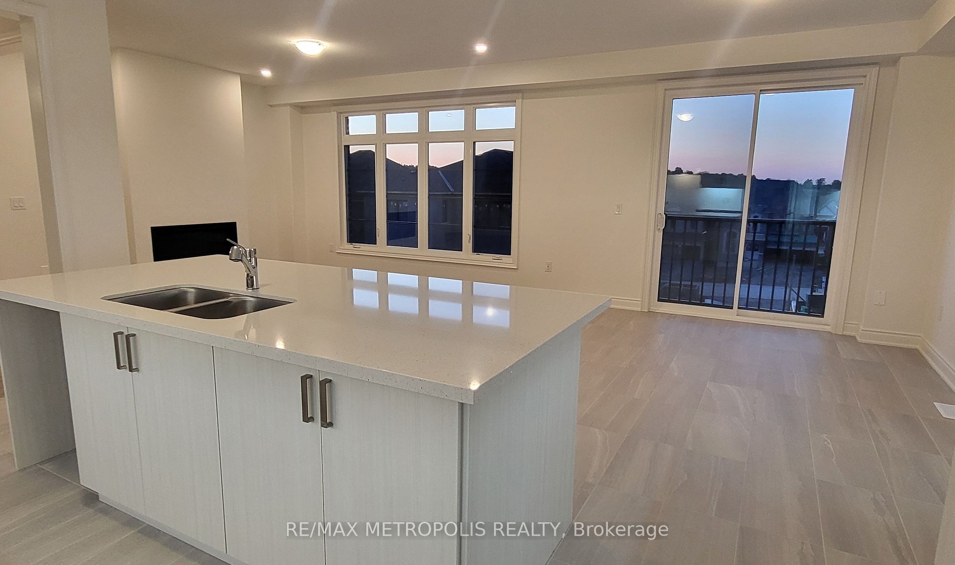 10 WRAGGS Road