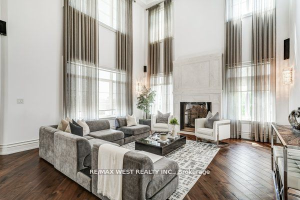 115 Hazelridge Crt