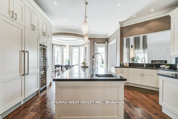 115 Hazelridge Crt
