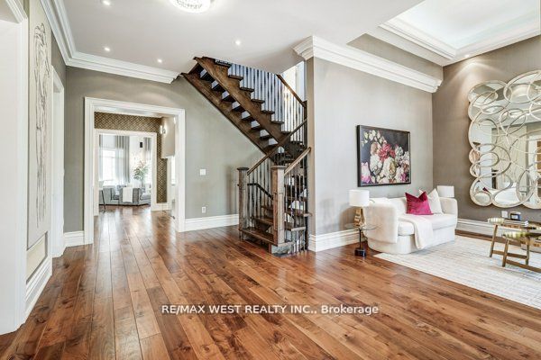115 Hazelridge Crt