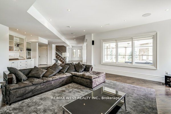 115 Hazelridge Crt