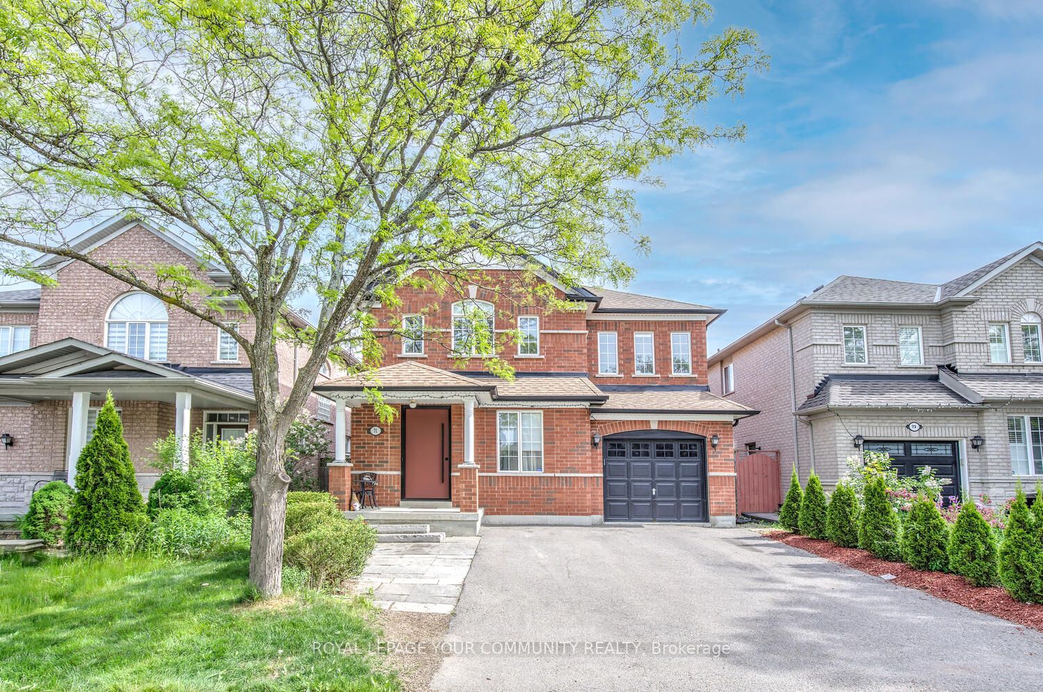 71 Queensbridge Dr