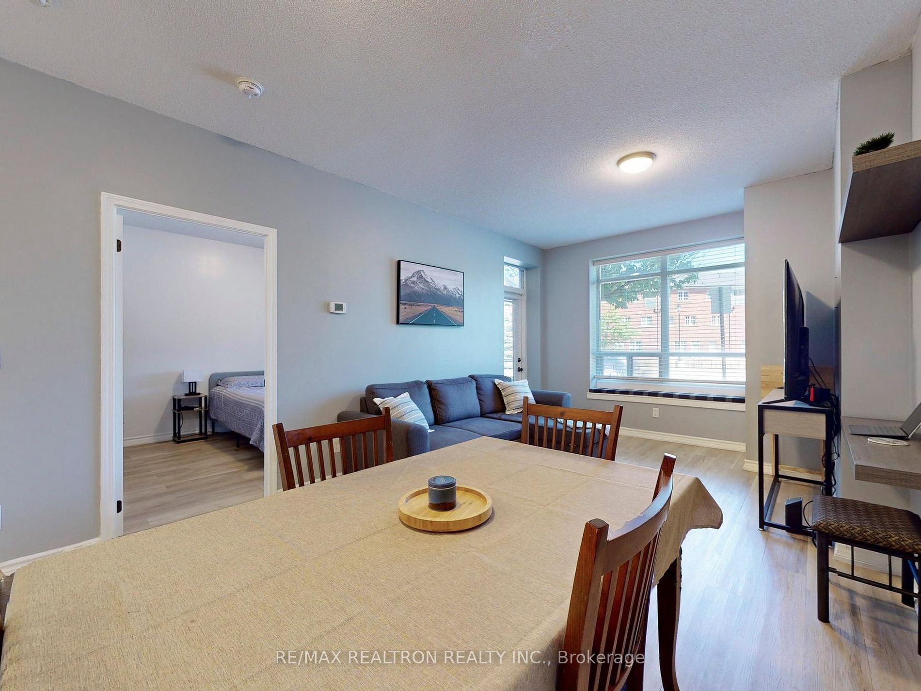 75 King William Cres, #102