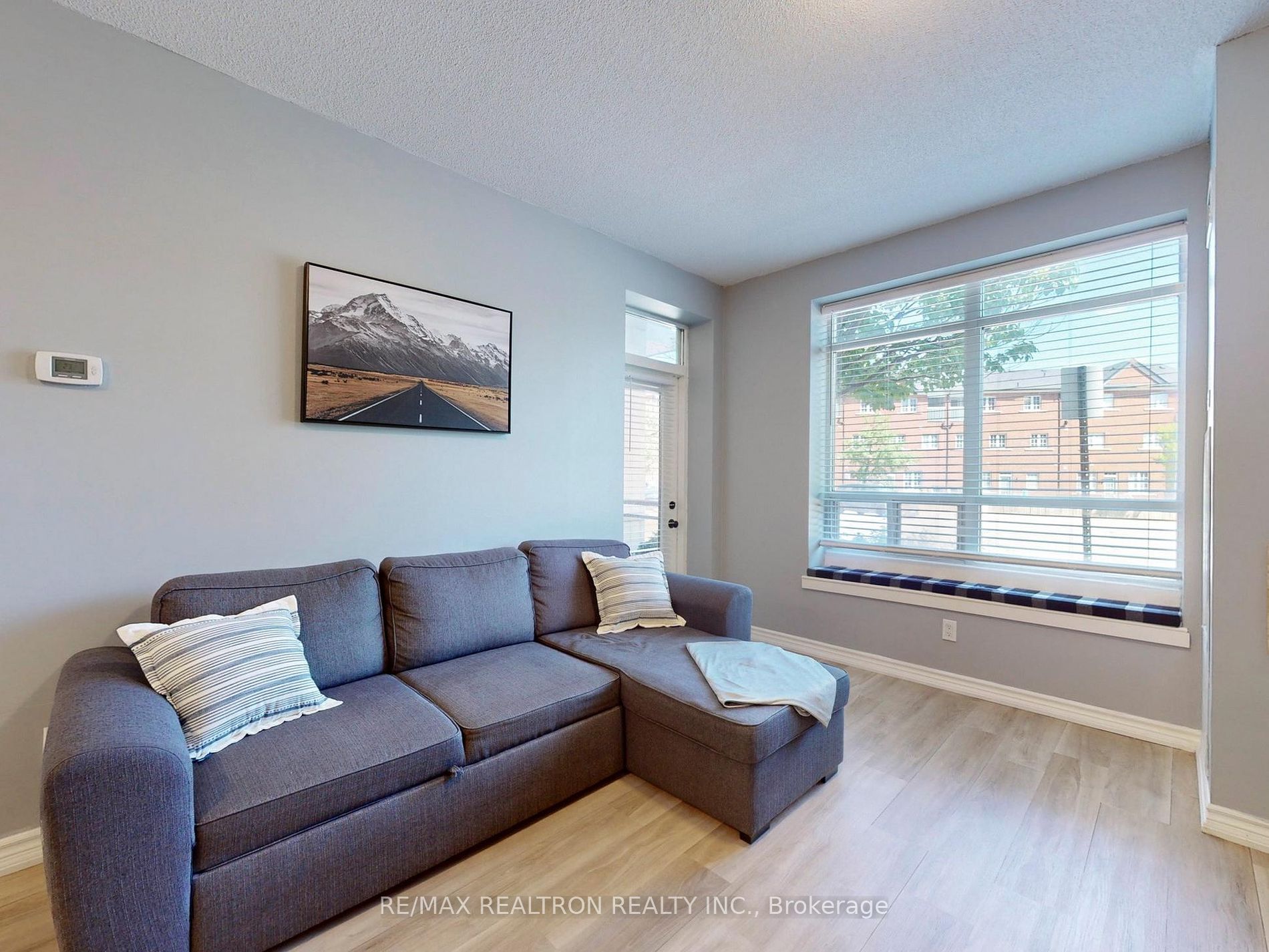 75 King William Cres, #102