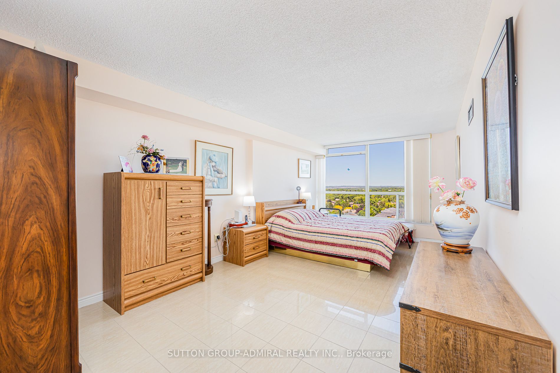 1 Clark Ave W, #1604