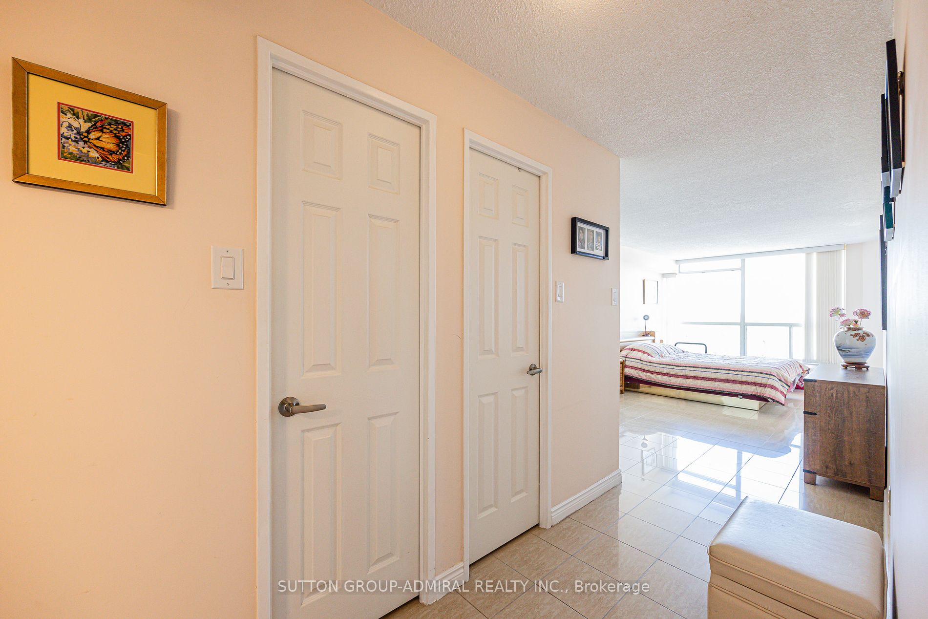 1 Clark Ave W, #1604