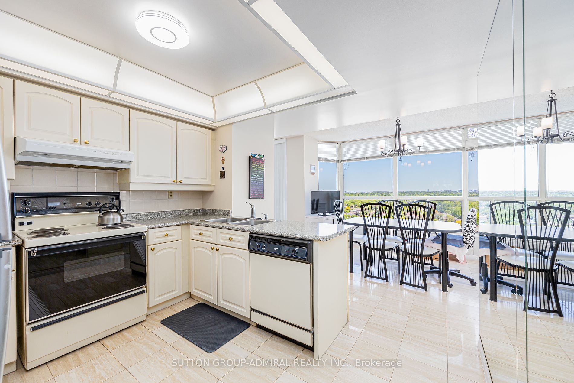 1 Clark Ave W, #1604