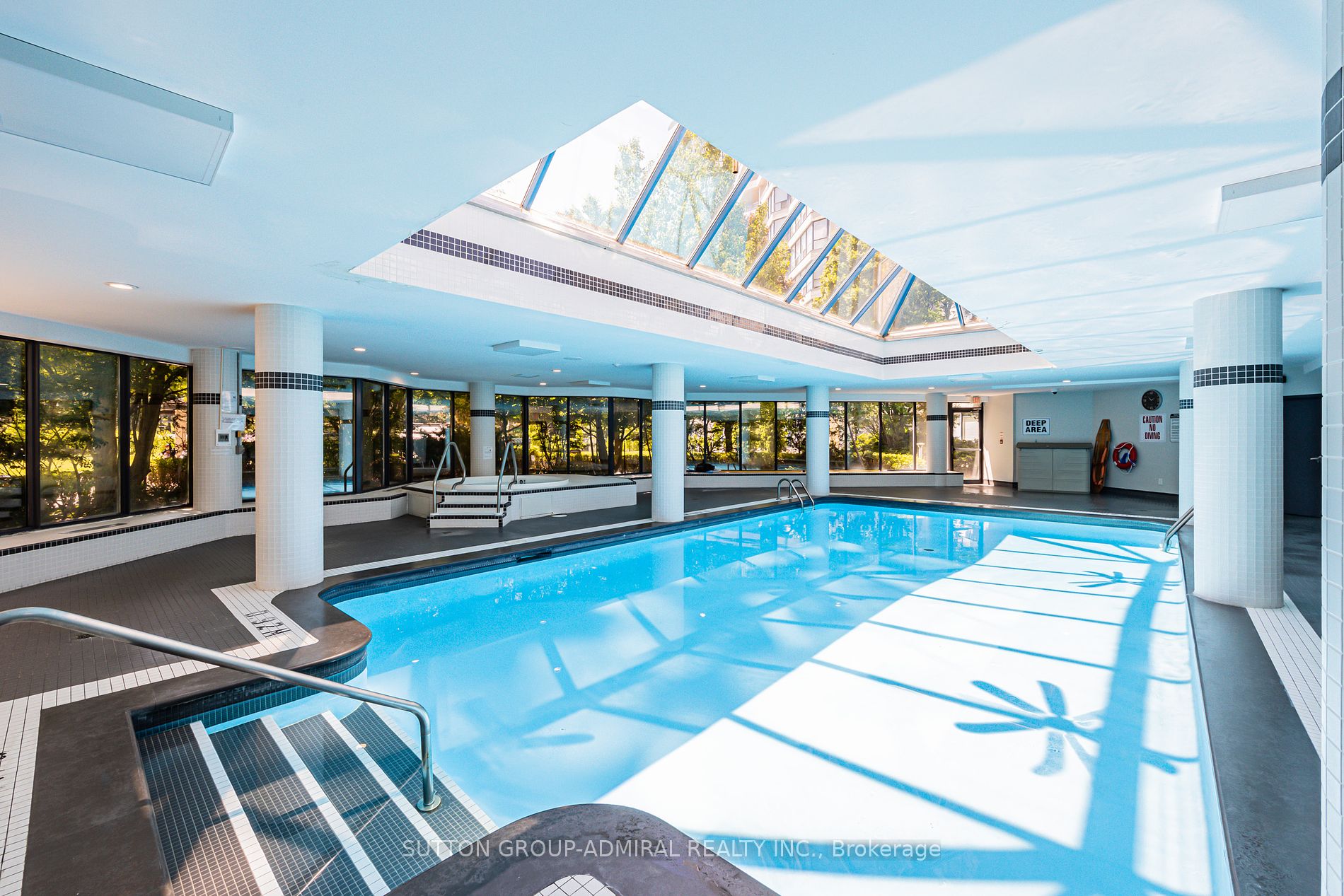 1 Clark Ave W, #1604