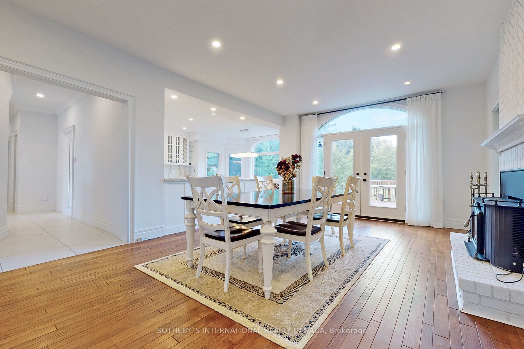 452 Feasby Rd