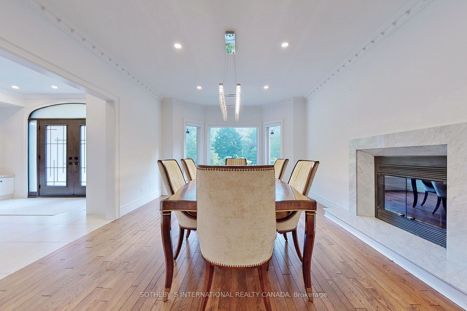 452 Feasby Rd