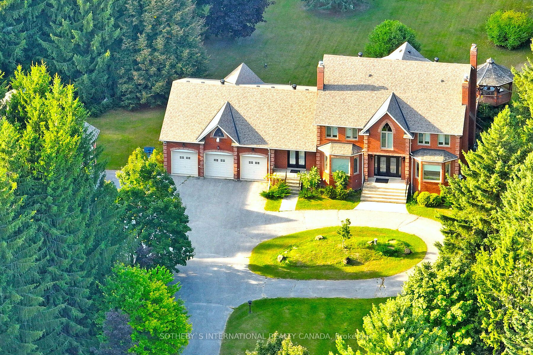452 Feasby Rd