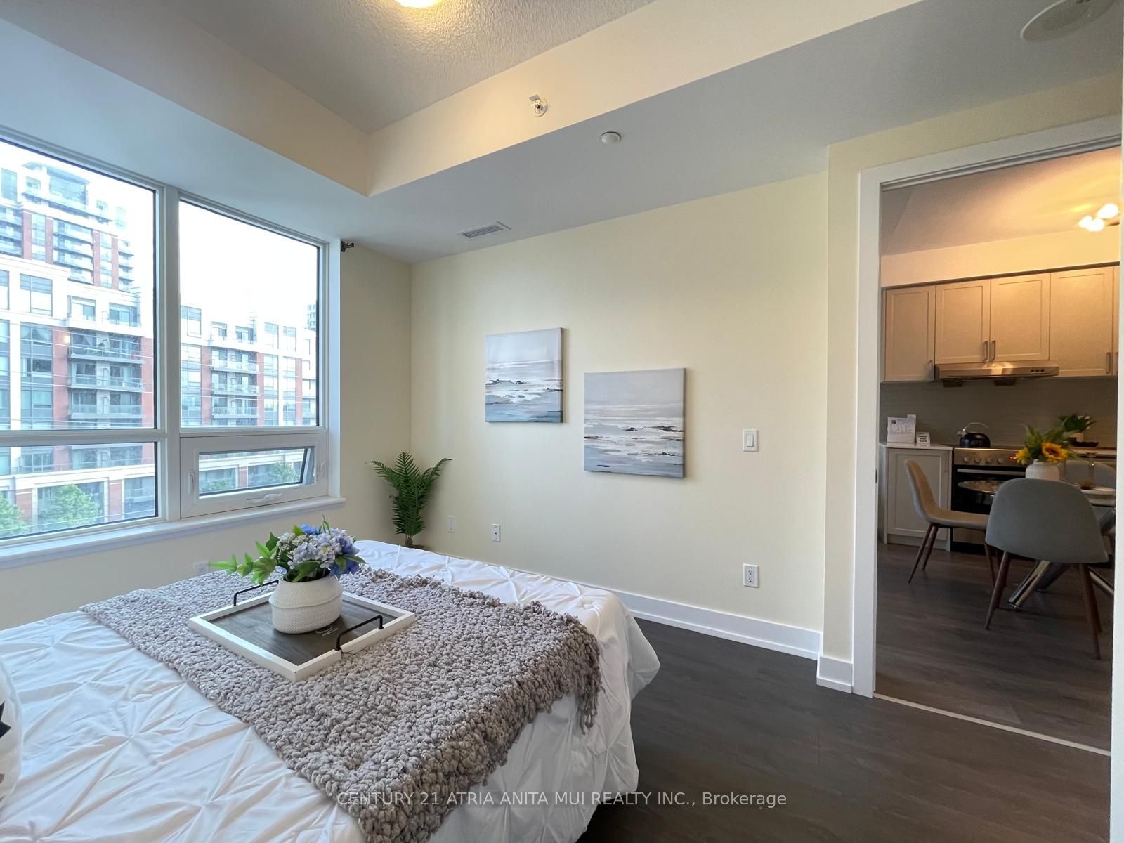 278 Buchanan Dr, #525E