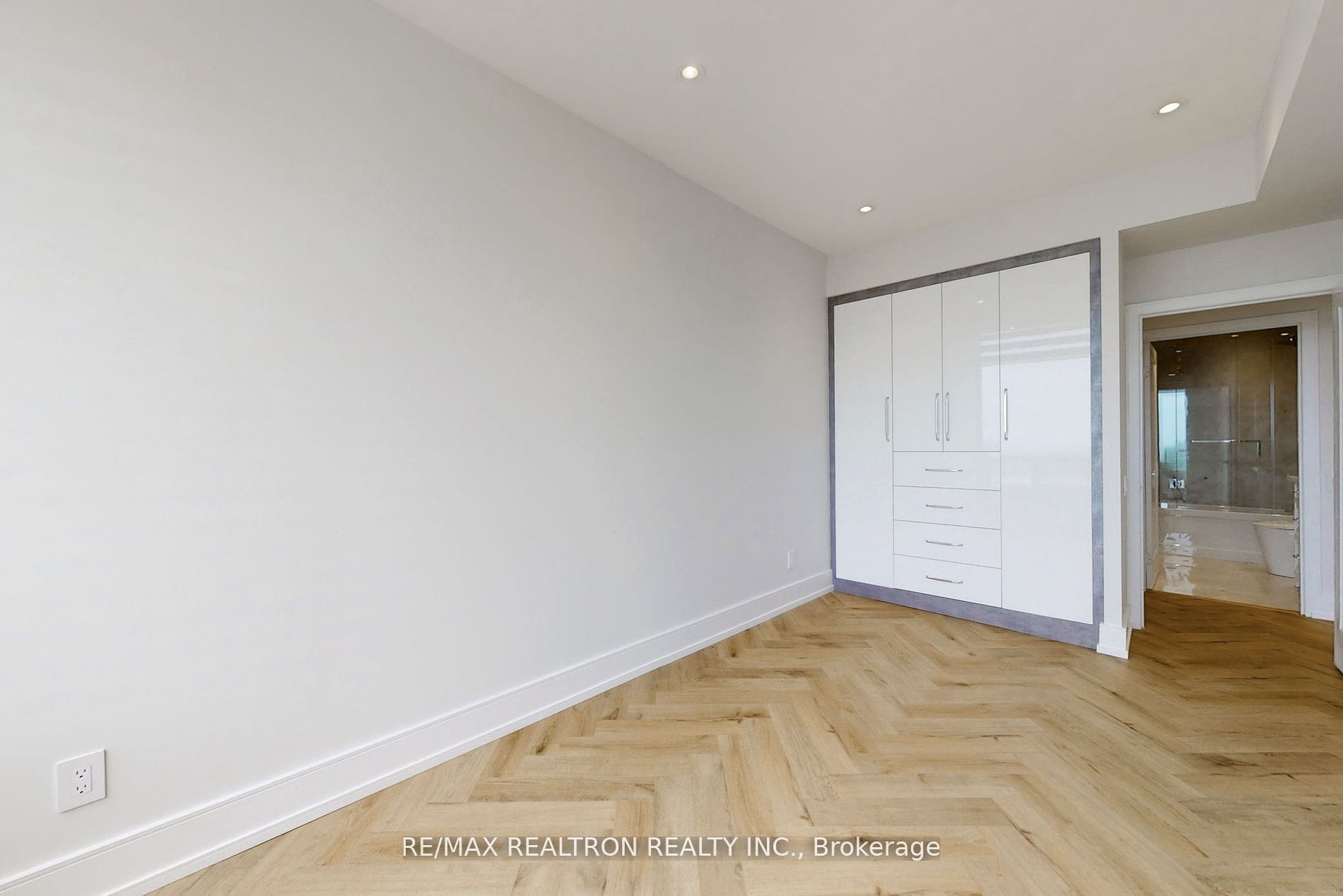 110 Promenade Circ, #1709