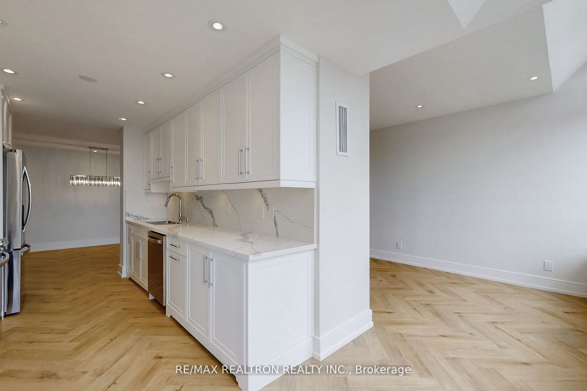 110 Promenade Circ, #1709