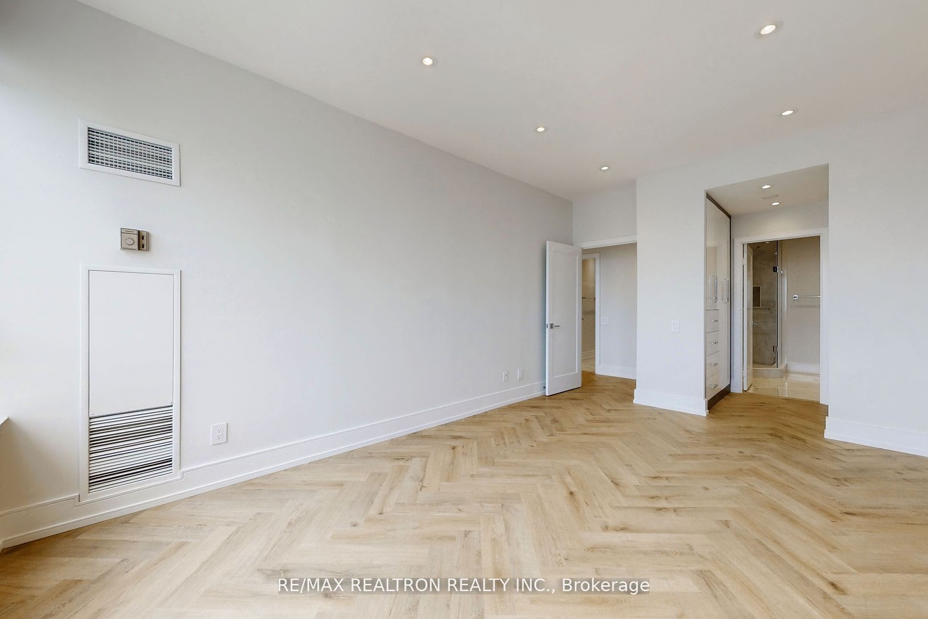110 Promenade Circ, #1709