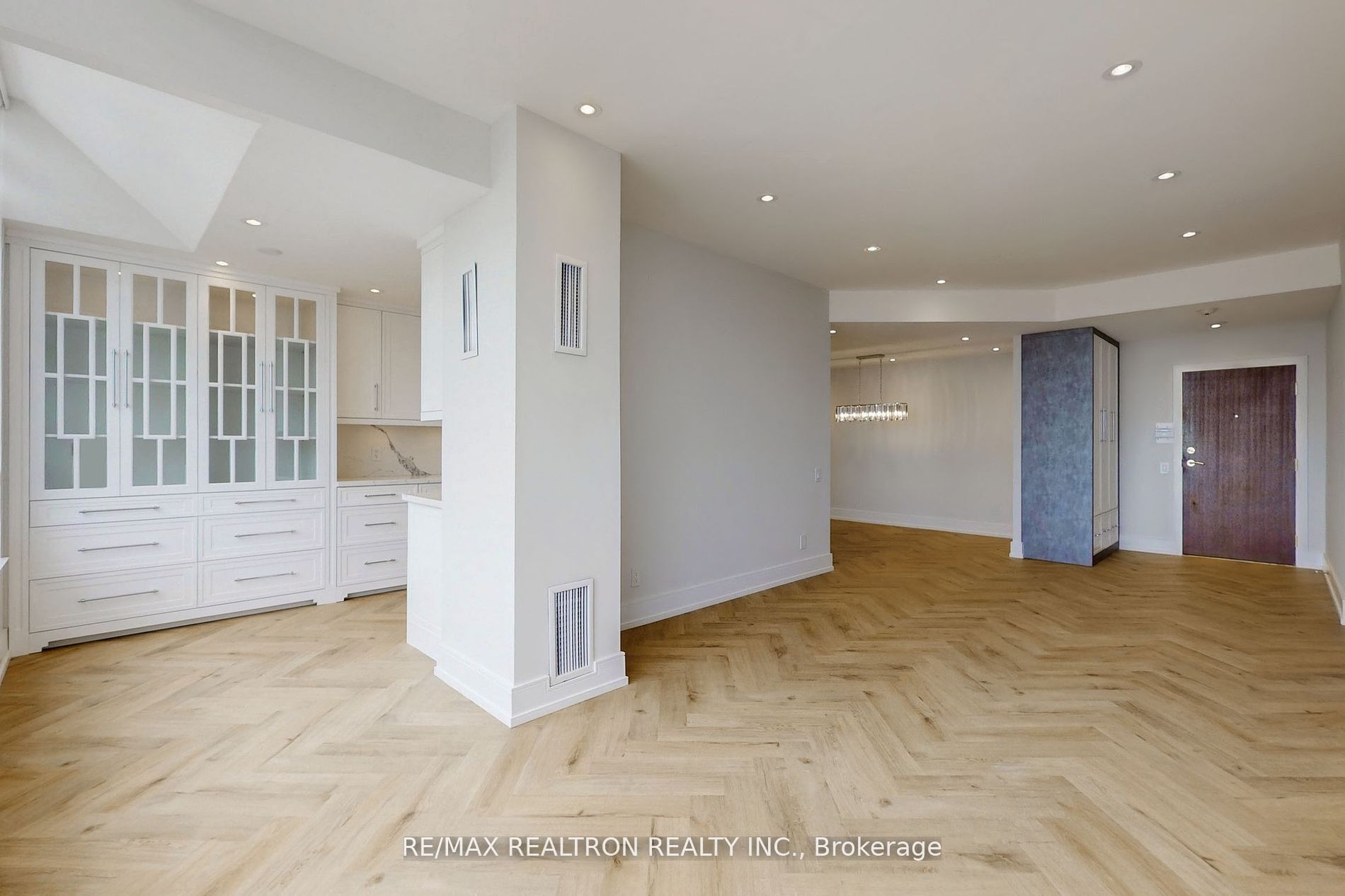 110 Promenade Circ, #1709
