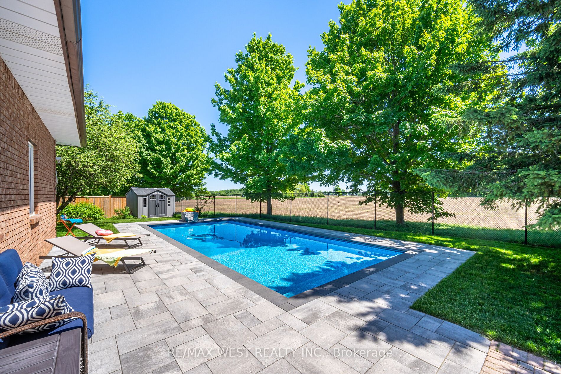 7 Stewart Crescent
