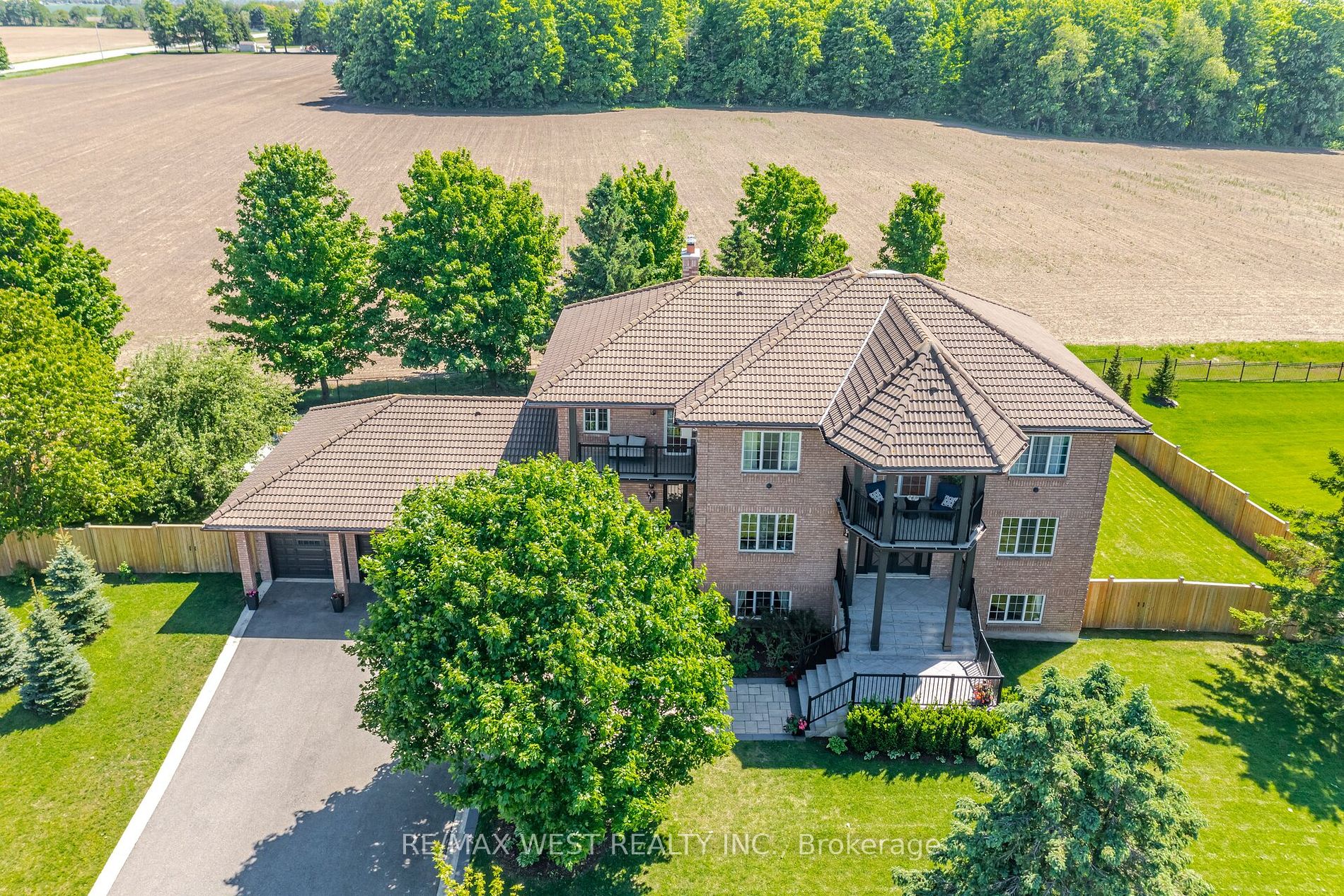 7 Stewart Crescent