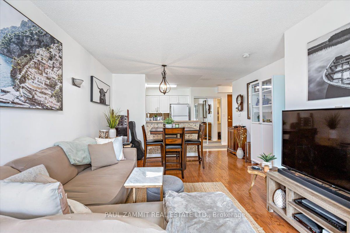 39 Oneida Cres, #306