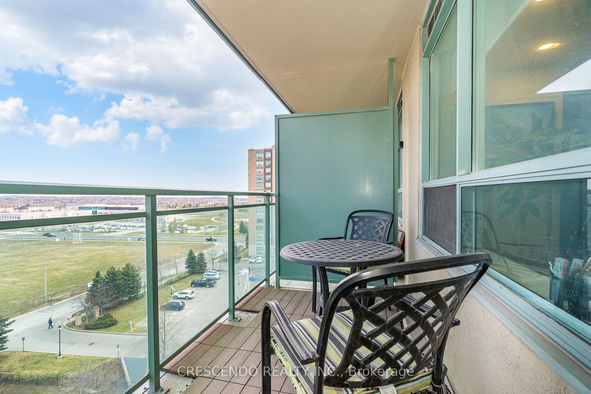 39 Oneida Cres, #813