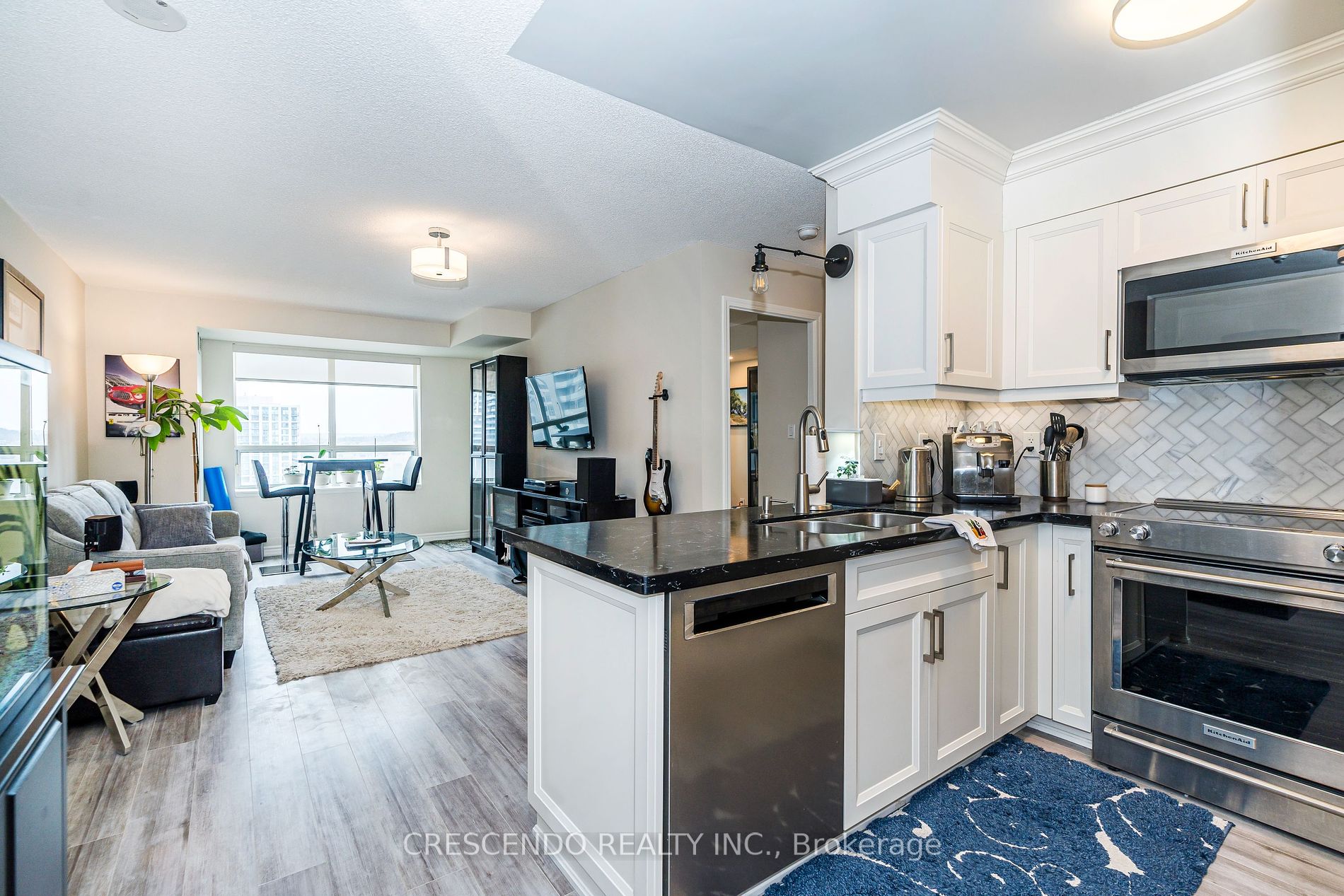 39 Oneida Cres, #813