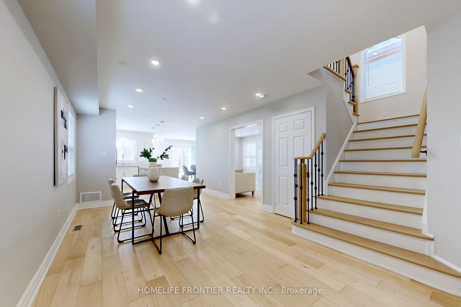 10 Delattaye Ave