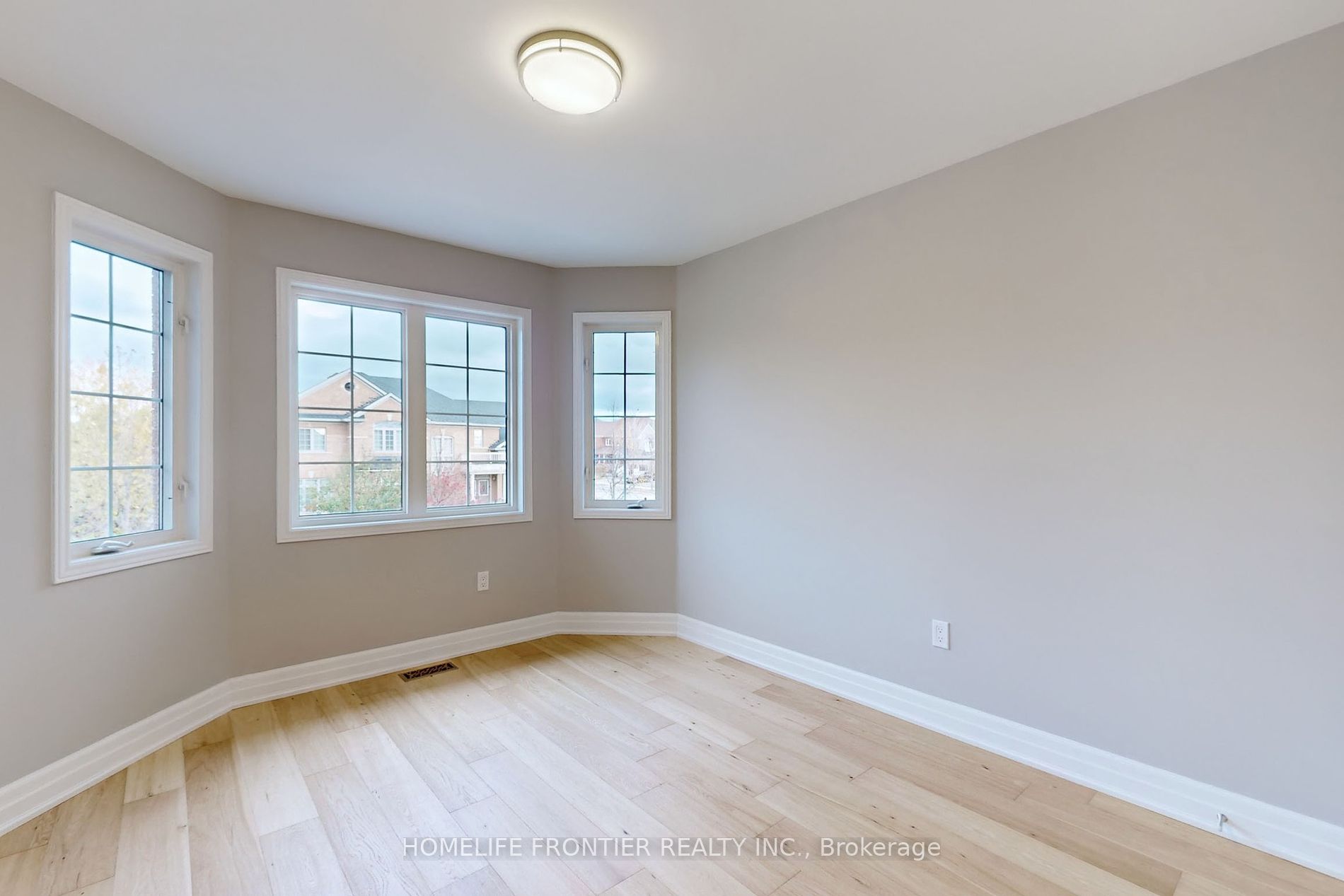 10 Delattaye Ave