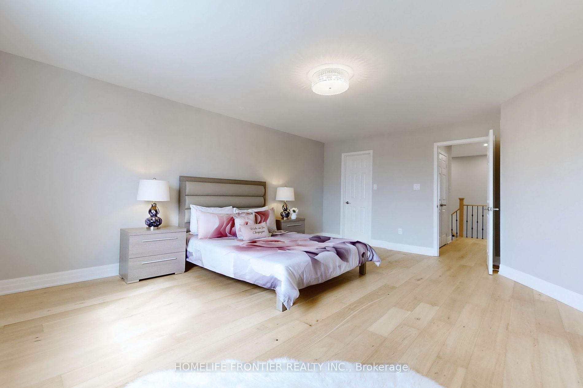 10 Delattaye Ave