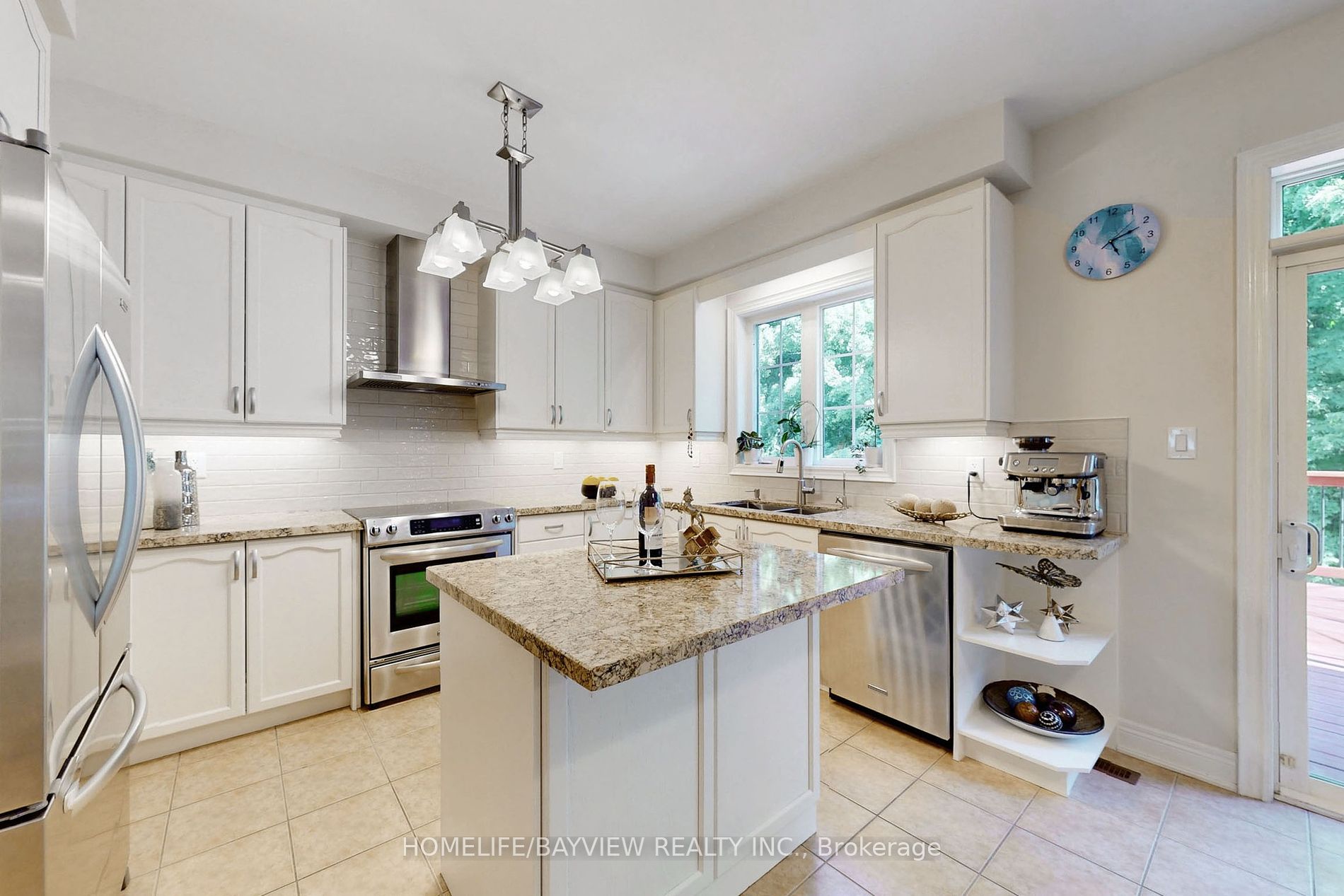 381 Maria Antonia Rd