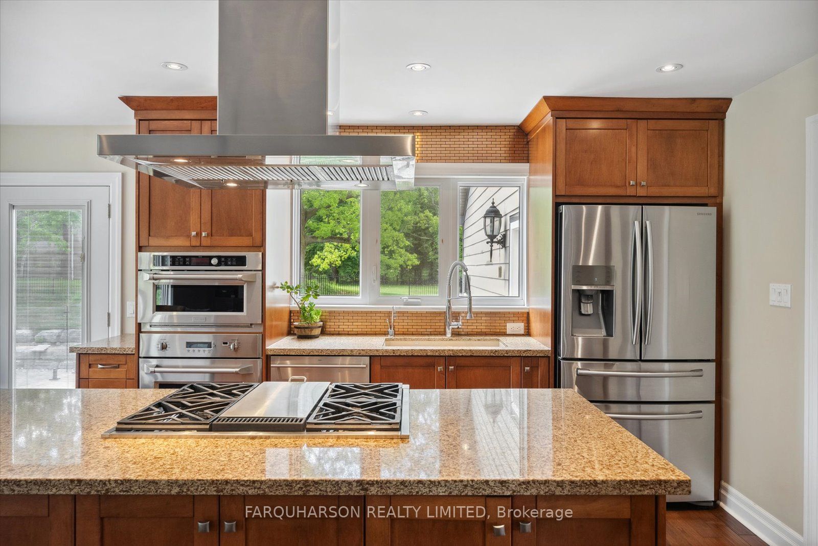 23 Silver Spring Cres